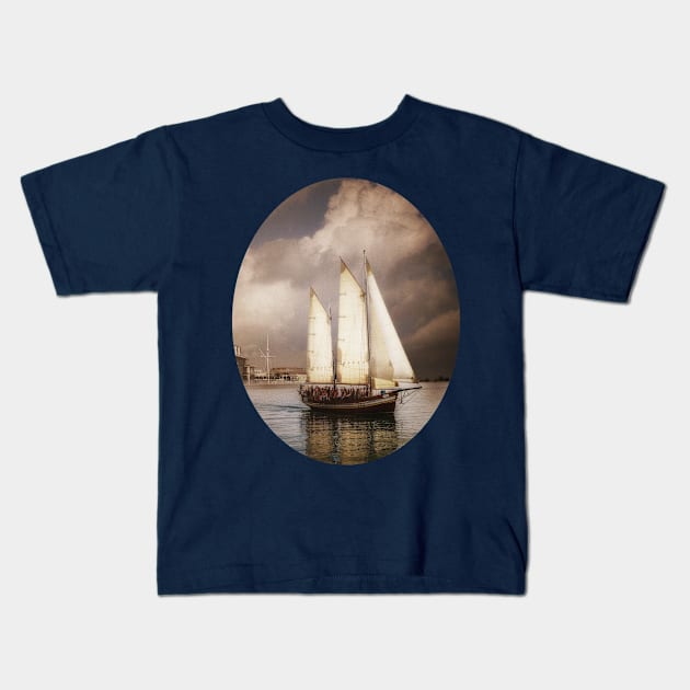 They've All Come To Look For America Kids T-Shirt by RoxanneG